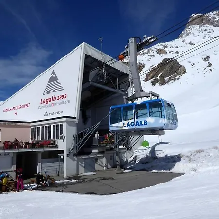 Διαμέρισμα Window On The Poschiavo