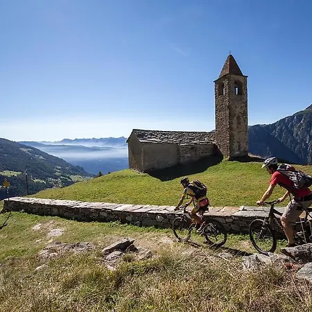 Διαμέρισμα Window On The *