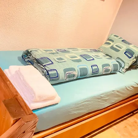 Διαμέρισμα Window On The *