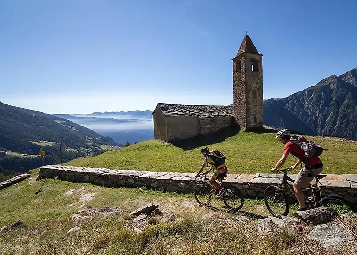 公寓 Window On The *