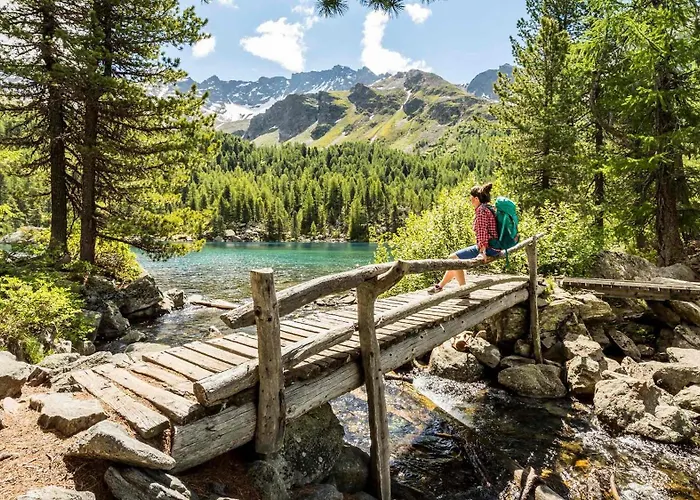 Apartman Window On The Poschiavo